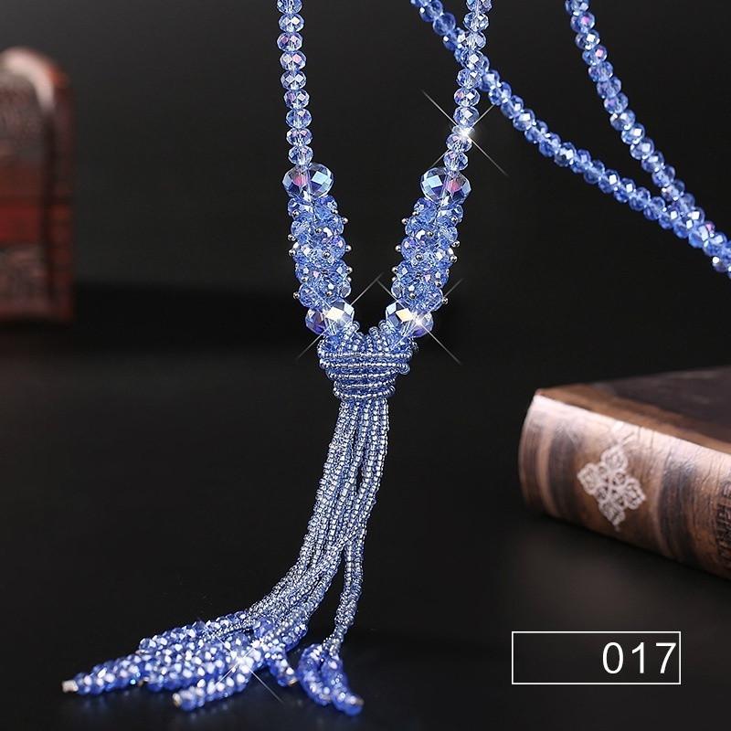 Прекрасное ожерелье с бисером различных расцветок