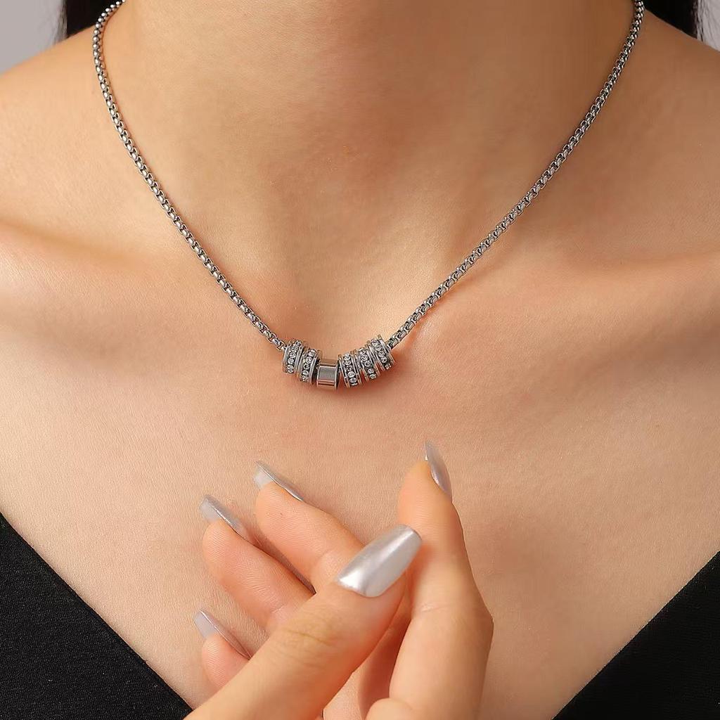 Punk Rivet Cross Clavicle Chain Choker Necklace for Men & Women