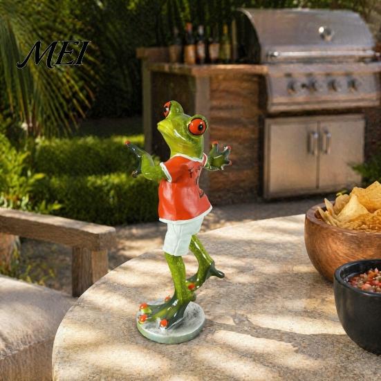 Fish Tank Ornament Cute Football Goalkeeper Frog Figurine, Sports Theme Resin Statue, Funny Realistic Statue Novelty Desktop for Home Office,