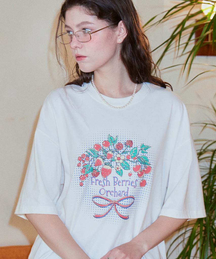 CPGN STUDIO Fresh Berry Short Sleeve T-Shirt Cream
