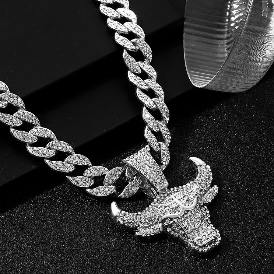 Bull Head Pendant Full of Diamonds Cuban Chain, Hip-hop Street Rap Style 15mm Clasp Jewelry European and American Niche Personalized Animals