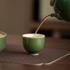 Японская ручная работа Зеленая керамическая чайная чашка Креативная чашка для кунг-фу Бытовая мастерская Персональные кружки Посуда для питья Маленькая чайная чашка