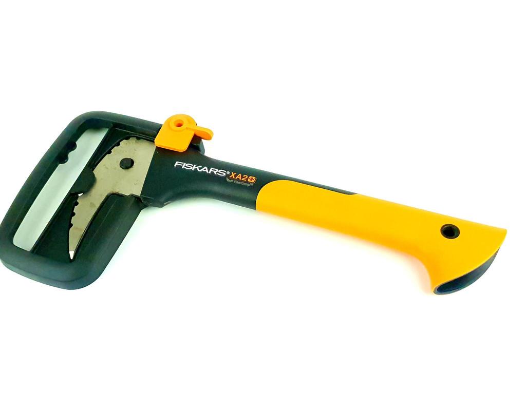 Fiskars Capina XA2 WoodXpert for moving and turning logs