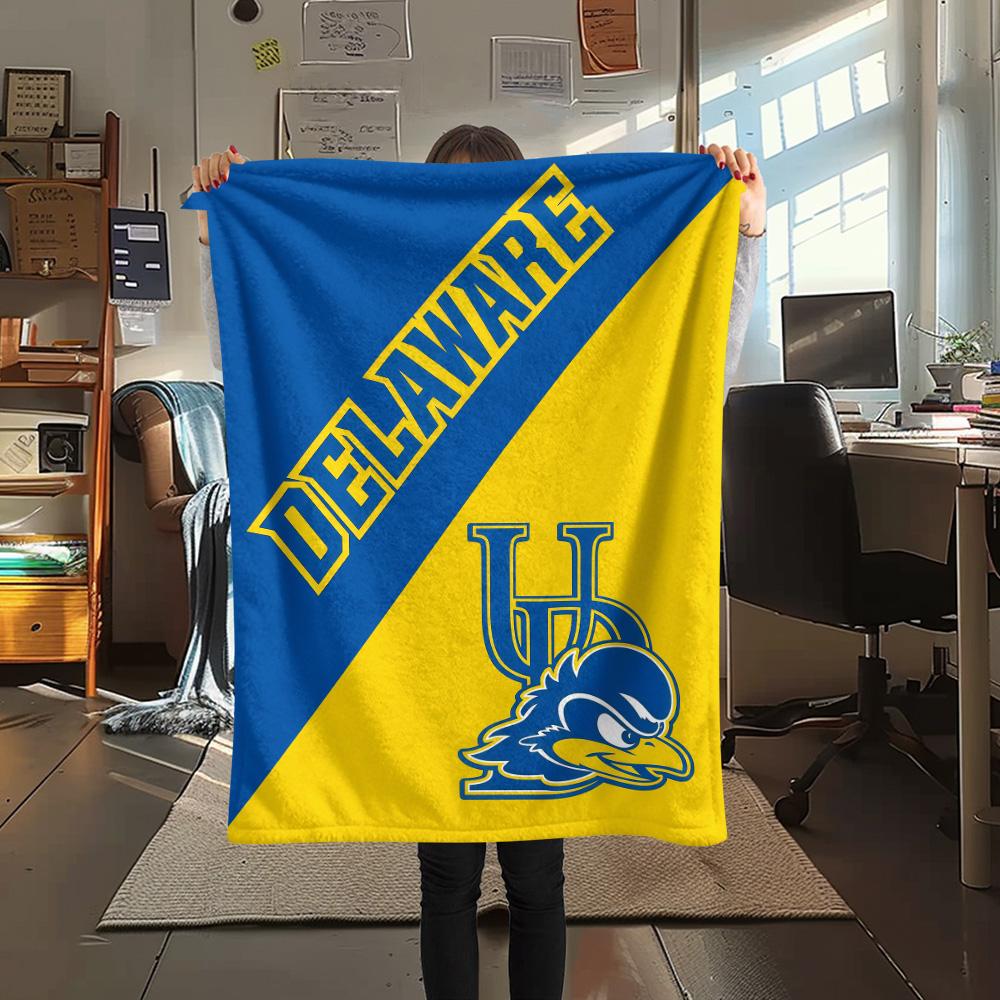 Delaware Fightin' Blue Hens Print Flannel Blanket High Quality Warm Comfortable Cover for All Seasons Perfect for Gifts Home Decor