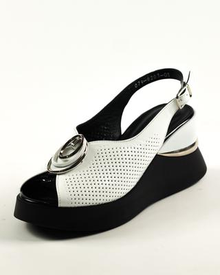 Босоножки на танкетке 798203 36 Белые кожа