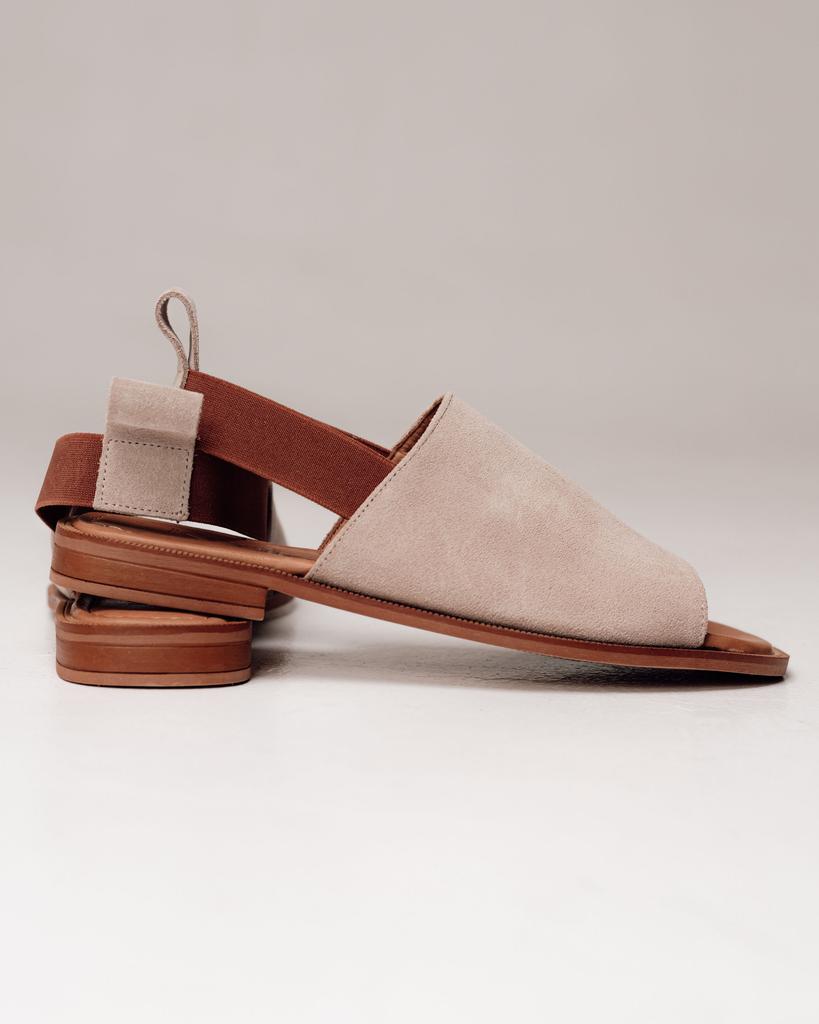 Босоножки на плоской подошве Krula 16235 36 бежевые замша