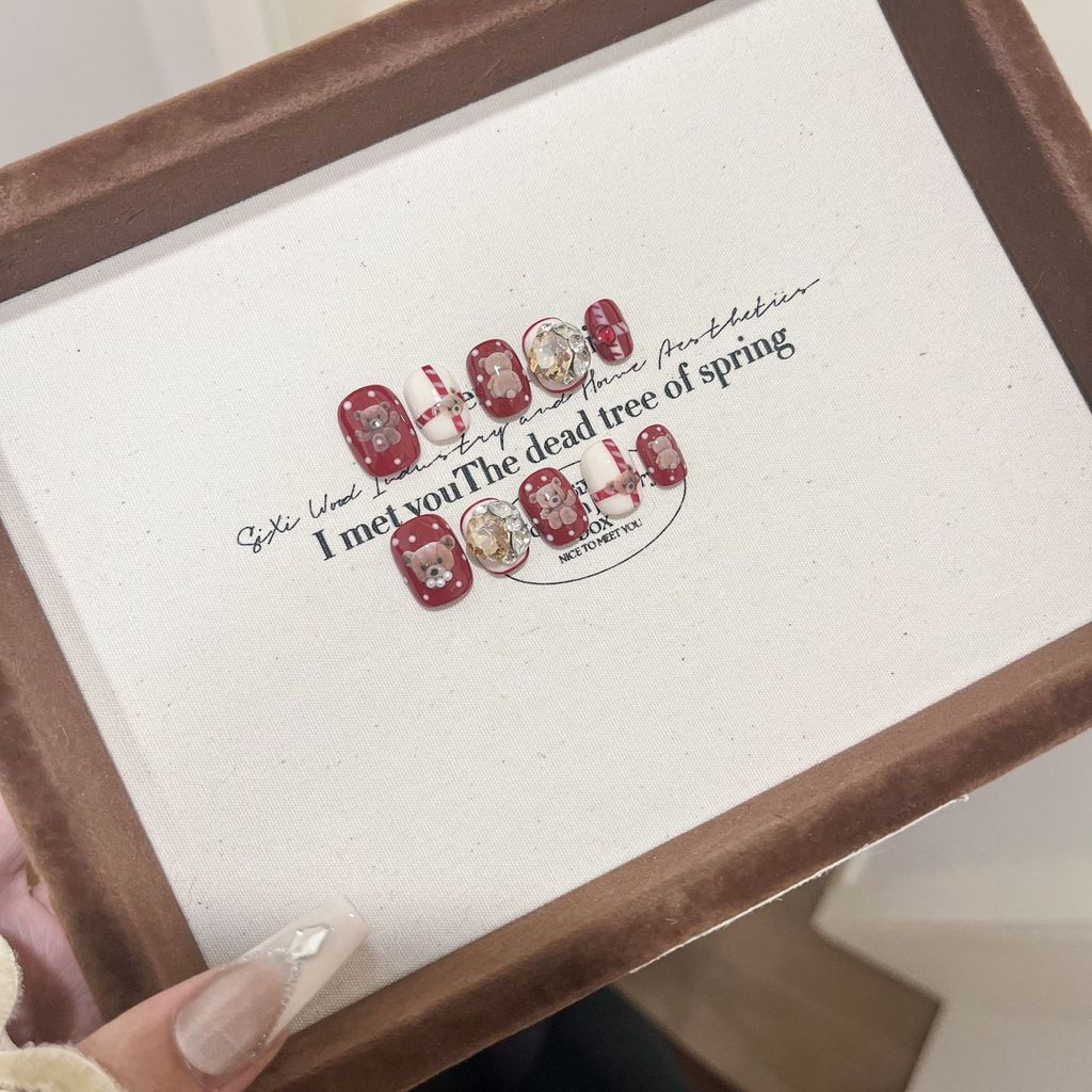 Handmade Press On Nail Christmas Cute Red Element Cartoon Bear Hand-painted Short Square Fake Nail Patch Artificial Nail Reusable