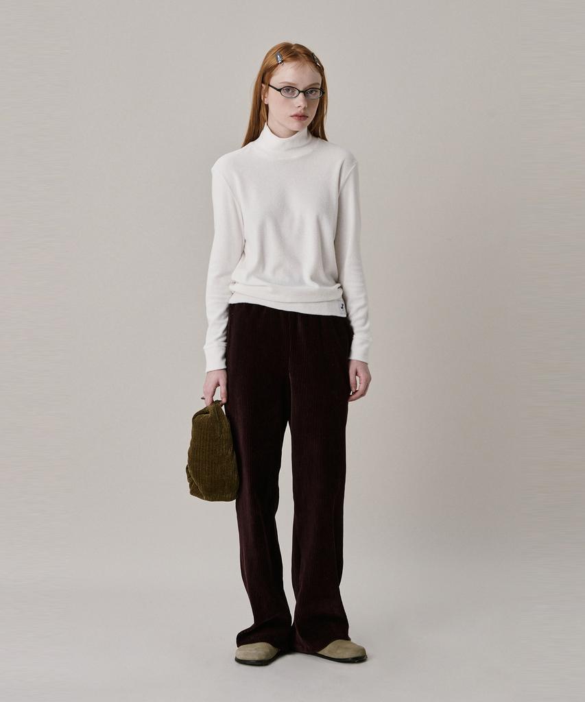 JUNEJUNE SPACE New Logo Basic Turtleneck T-Shirt_White