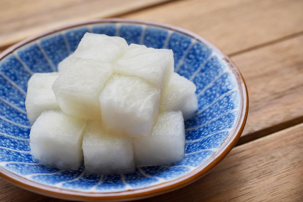 SAFLAX Сад в сумке - Органический - Редис - Длинная белая сосулька - 100 семян - С субстратом в подходящем стоячем мешке - Raphanus sativus