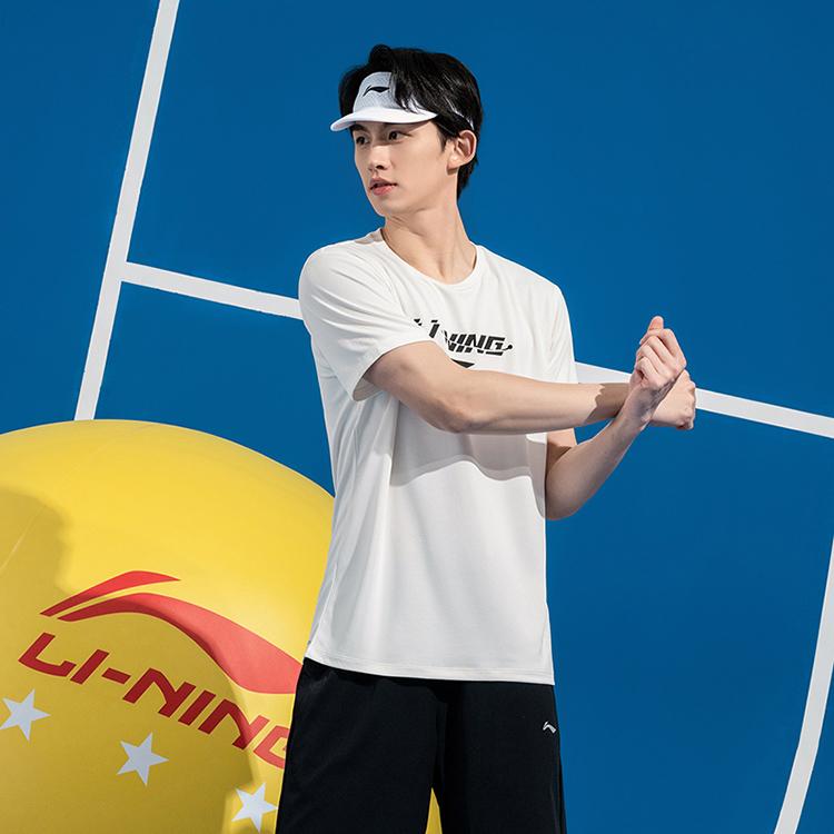 Li Ning Динамичный логотип с буквами Классическая быстросохнущая свободная футболка Шорты прямого кроя на кулиске Универсальный повседневный спортивный комплект ATSV605-2+AKSU789-3