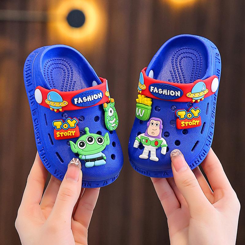 Kids' Cartoon Astronaut Closed-Toe Summer Sandals – Non-Slip, Soft Sole Clogs for Boys & Girls