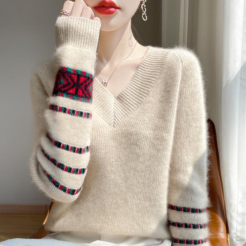 2024 Women's Slimming V-neck Wool Sweater - 100% Pure Wool, Warm Versatile Base Layer