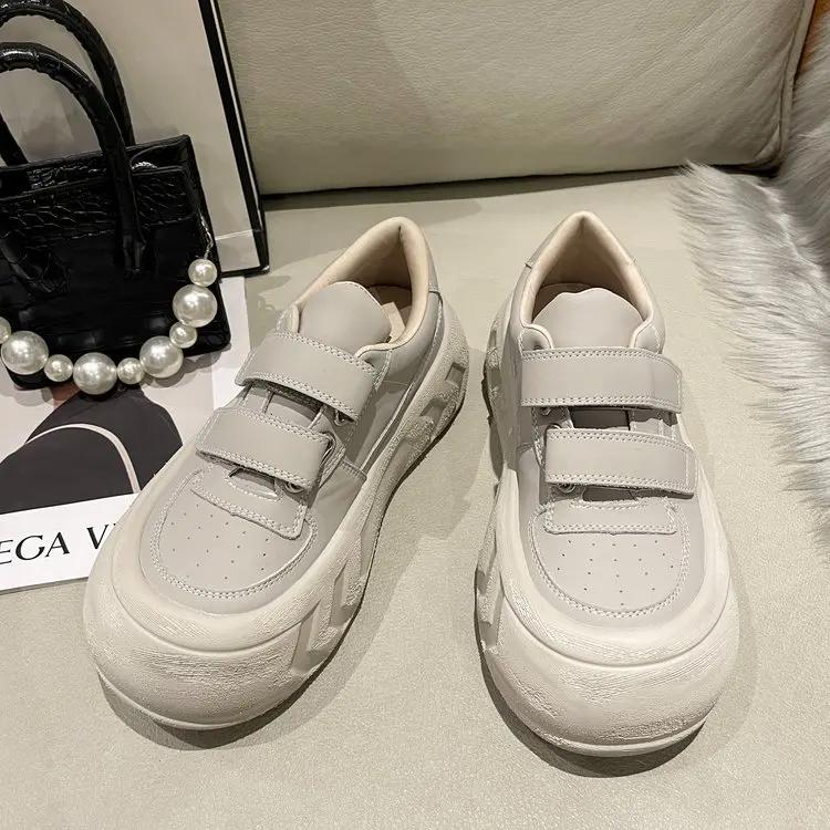 Мягкие амортизирующие маленькие белые туфли женские новые корейские версии модные универсальные туфли на плоской подошве уличная спортивная обувь для отдыха