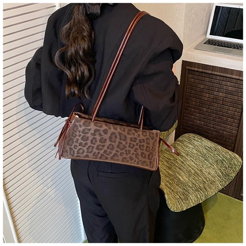 Leopard print bag women's large-capacity new summer leisure niche shoulder underarm bag work commuter bag