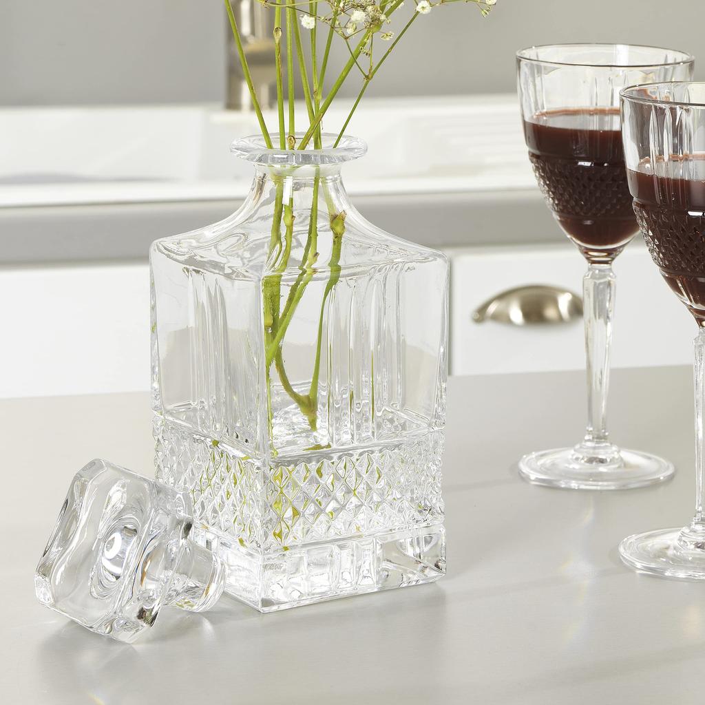 Verona Crystal Glass Whiskey Decanter, 750ml, Perfect for Bartenders, Home Use and Gifts