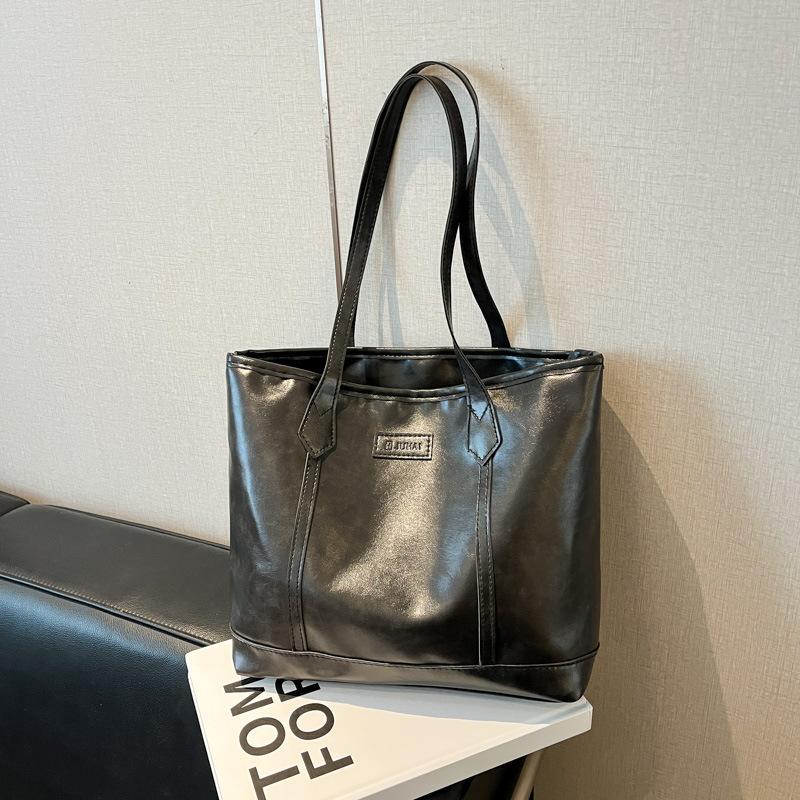 Large-capacity tote bag women's 2026 new fashionable and simple casual shoulder bag to work commuting texture big bag