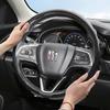 Подходит для Buick Чехол на руль с текстурой под карбон, защелкивающийся, волнообразной формы, спортивный дизайн, прочный защитный чехол, Encore Gx Envista Envision