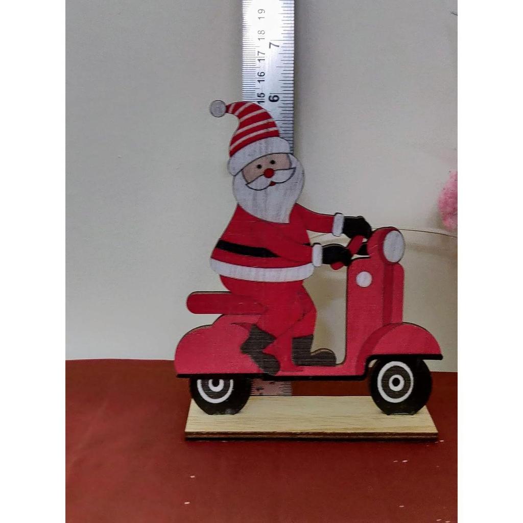 Новые изделия ручной работы Рождественские украшения Маленькие деревянные украшения Рождественский подарок (Санта на скутере, гравированный на дереве)