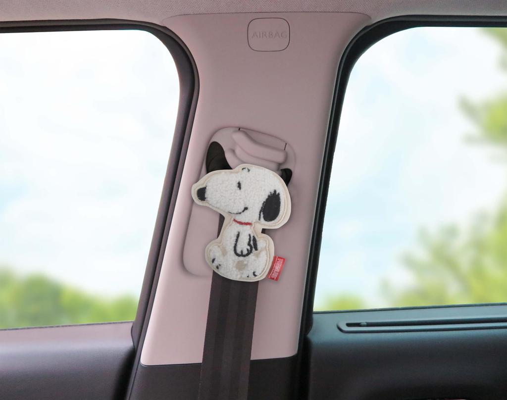 Sankin Shoji Snoopy SN3233 Sagara Embroidery Seat Belt Stopper Snoopy