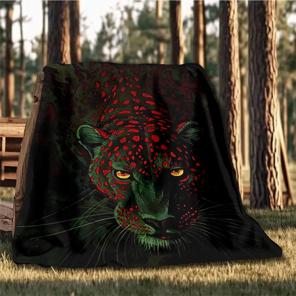 1pc Leopard Print Throw Blanket Polyester Fiber, Lightweight Flannel, Soft & Warm, All Season Use for Outdoor, Camping Digital Print