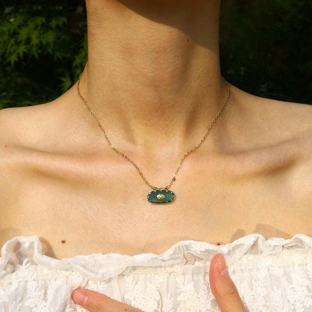 Овальный кулон Wind Retro из титановой стали, позолоченная инкрустированная пластина из нержавеющей стали, цепочка на ключицу