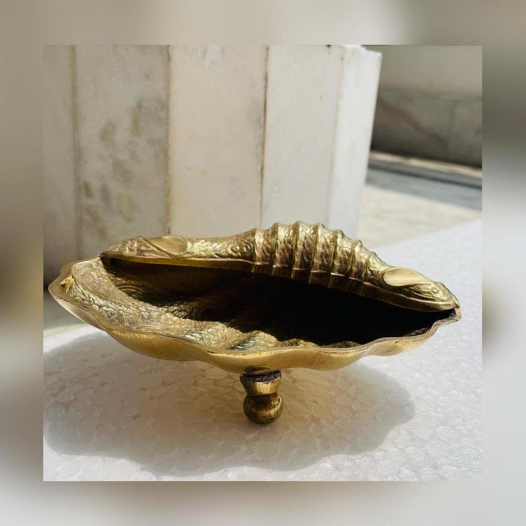 Exquisite Vintage Solid Brass Sea Shell Trinket Dish: A Stunning Ashtray and Ring Holder with Unparalleled Detail!