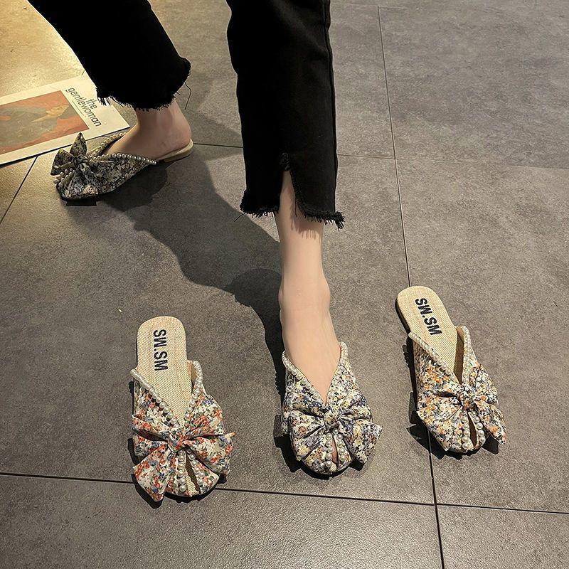 Тапочки женские летние верхние туфли 2025 новые маленькие цветочные жемчужные сандалии с сумкой на голову полудраг плоская подошва универсальные модные сандалии с рыбьим ртом