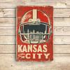 Винтажный футбольный шлем Kansas City Chiefs Металлическая настенная табличка 12x8 дюймов Ретро Декор для дома Всепогодный Уличный