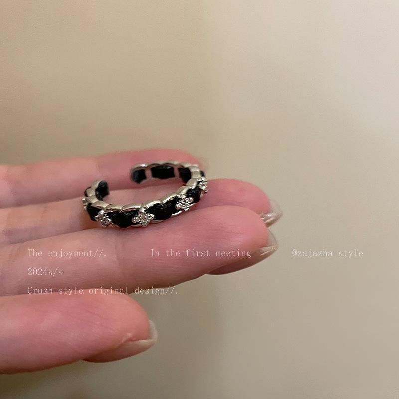 Стильное серебряное кольцо с цирконием для женщин - легкий роскошный открытый дизайн, идеально подходит для указательного пальца