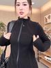 Корейская спортивная бархатная футболка с воротником-стойкой и длинным рукавом на молнии с узором «елочка» для женщин - Стройнящий крой, Осень/Зима 2025.