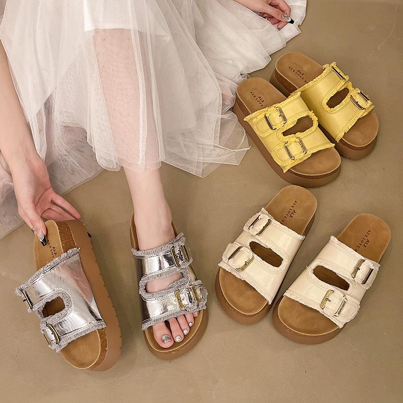 Шлепанцы на толстой подошве с увеличением высоты женские 2025 новые летние уличные сандалии ретро пляжные сандалии