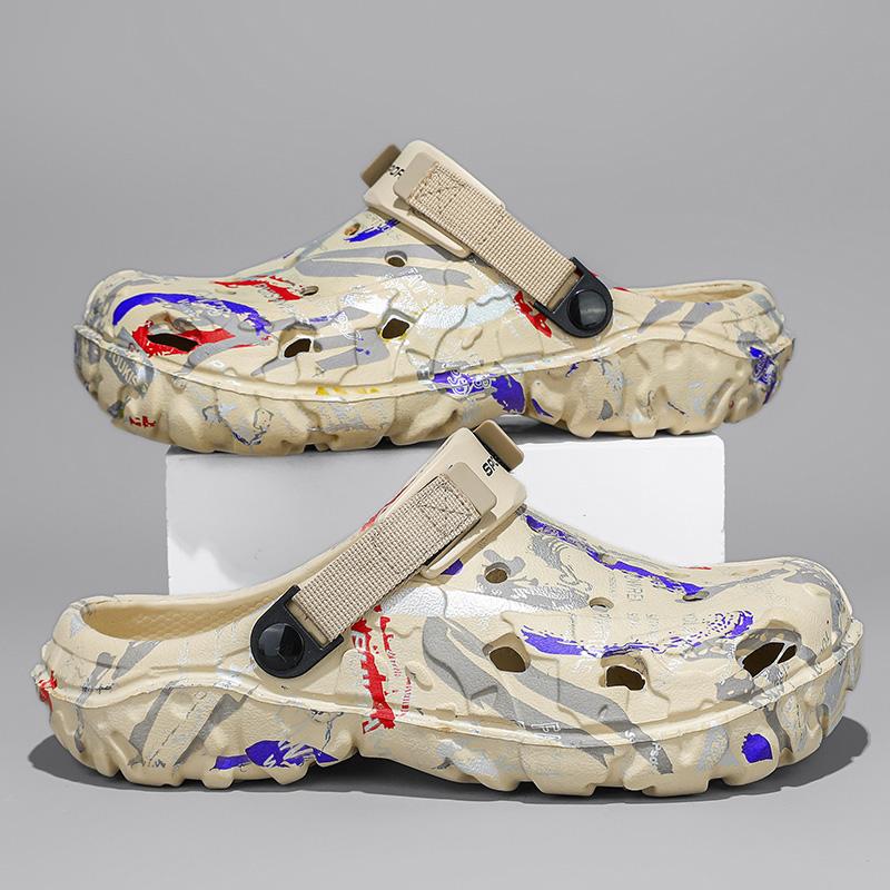 Fashion Summer Men Garden Clogs 2025 Summer Slippers for Men Outdoor Slide Soft Beach Shoes Male Summer Sandals