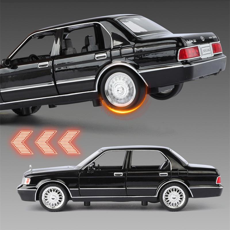 1/32 Toyota Crown 133 JZS133 Сплав Классическая Модель Старого Автомобиля Литой Металл Ретро Автомобиль Модель Автомобиля Звуковая и Световая Симуляция Детская Игрушка Подарок