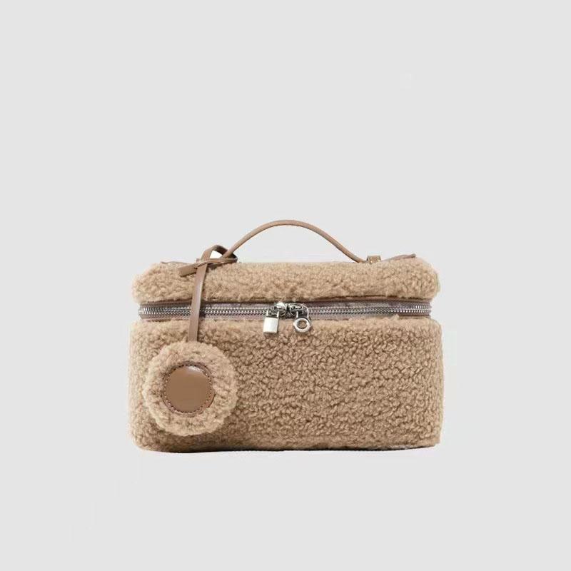 Women's Lamb's Wool Fluffy and Soft Versatile Lunch Bag Fur Shoulder Bag Brown Premium New