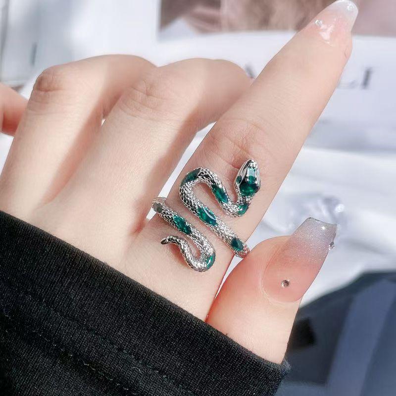 Premium Irregular Snake Epoxy Resin Index Finger Ring - Trendy Cool Style for Women