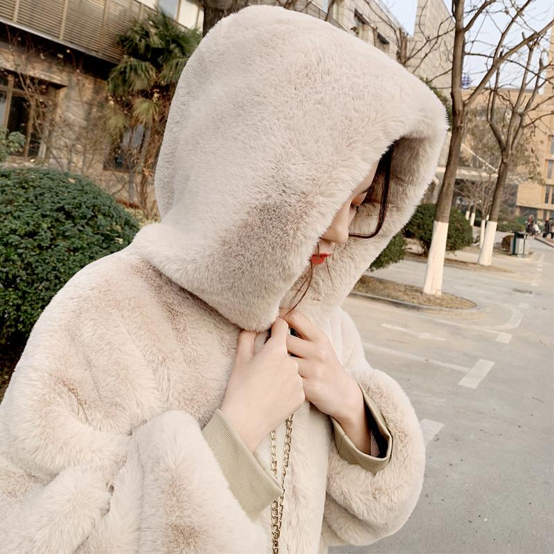 Женская шубка из искусственного меха