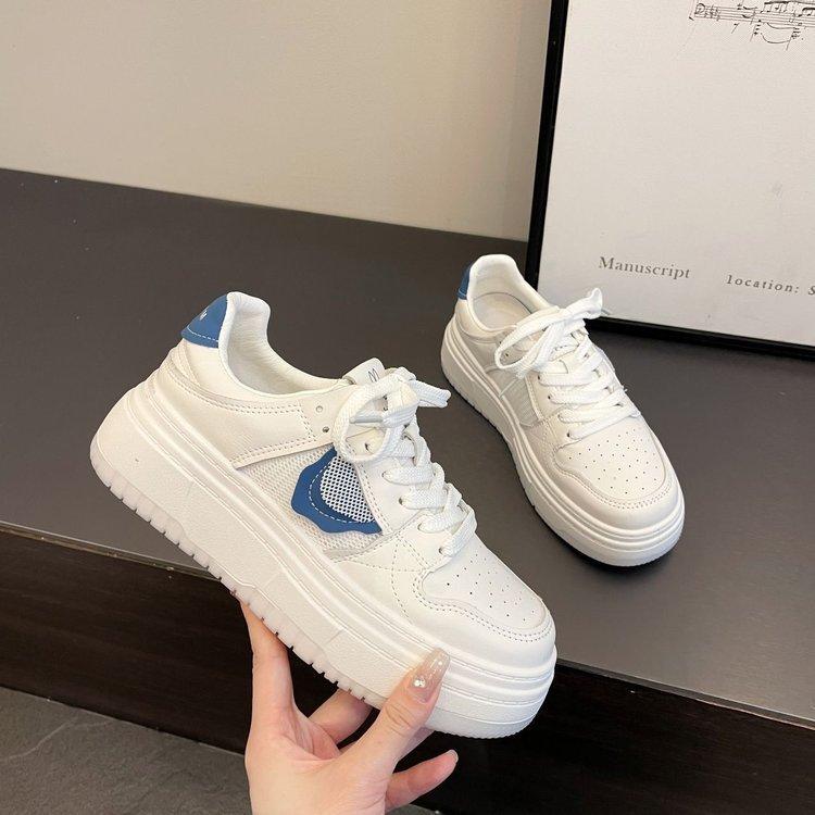 2025 весна и лето новые маленькие белые туфли женские студенческие на шнуровке корейская версия платформа повседневные спортивные туфли женские низкие плоская подошва