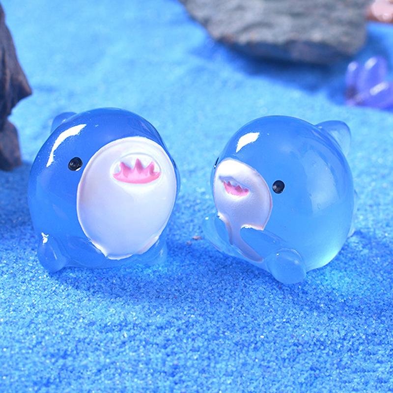 1 шт. Мини Светящаяся Игрушка Акула Милые Украшения Детские Светящиеся в Темноте Полимерные Миниатюрные Фигурки Акул Подарок Для Девочек Новинка
