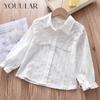 Новые весенние хлопковые блузки для девочек, рубашки с длинным рукавом, однотонные белые топы для детей с лацканами для школьной одежды, детские топы