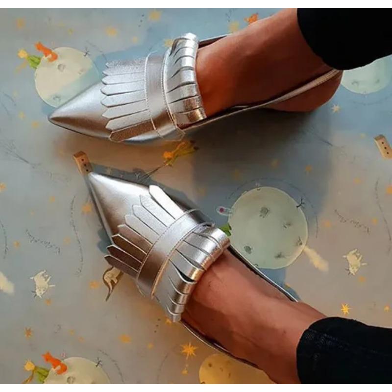 Модная женская повседневная обувь большого размера с острым носком, кроссовки на низком каблуке с кисточками, туфли-лодочки на плоской подошве, новый стиль, сандалии на шнуровке