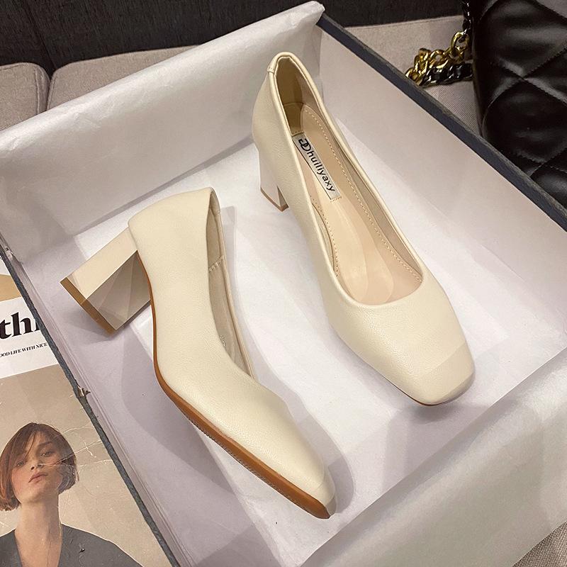 Coarse heel single shoes women's autumn 2025 new light mouth versatile solid color black high heel square head work women's shoes 8178