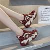Женская обувь удобная и не вызывает усталости. Женские весенне-осенние новые универсальные туфли на платформе и танкетке, повседневная обувь