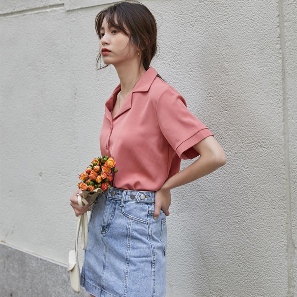 Блузка-рубашка для женщин, модная повседневная офисная женская белая рубашка с коротким рукавом и v-образным вырезом, топы в японском корейском стиле
