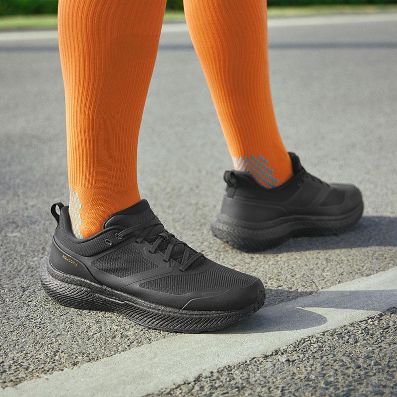 SAUCONY Triumph Cmt 2 Удобная амортизация Pwrun+ для города Кроссовки унисекс с низким верхом для повседневных тренировок и бега на короткие дистанции Черные S28239-4