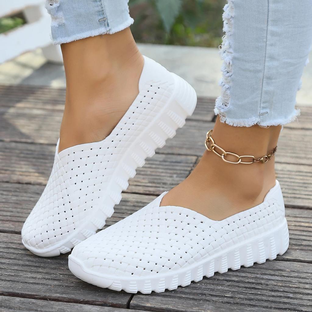 2024 Flat Light Fashion Woven Women's Shoes Large Size Soft Sole Mother Leisure Hollow Out Cloth Shoes Sports Shoes
