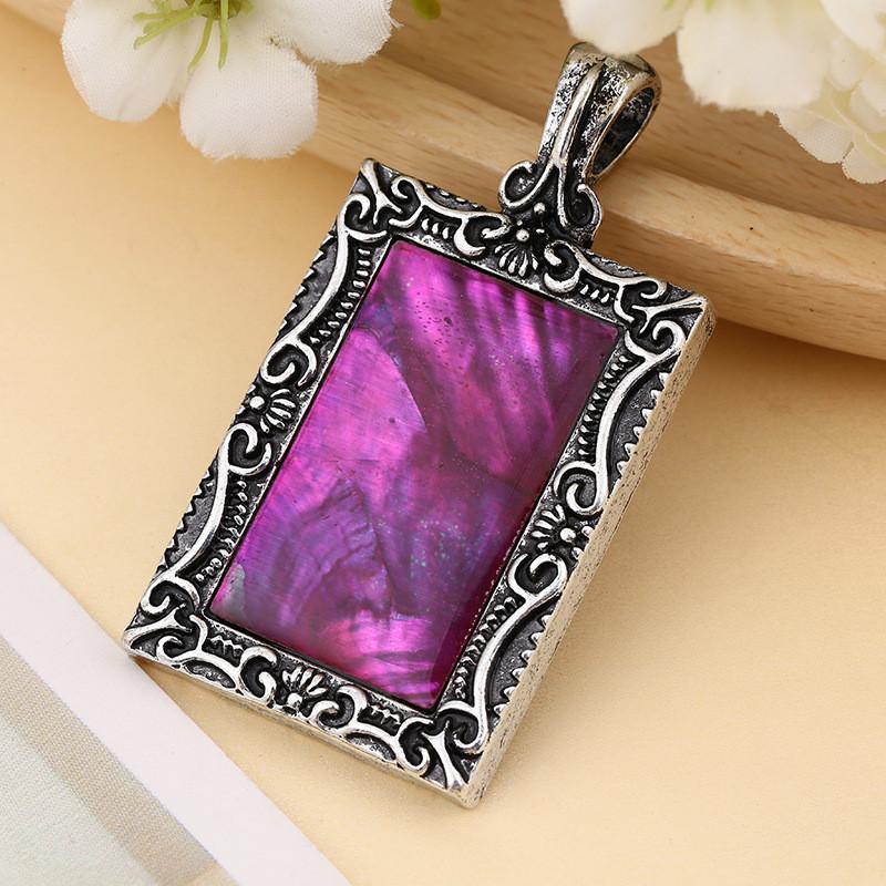 Shell Pendant Necklace With Geometric Embedding For Fashion Jewelry Crafts