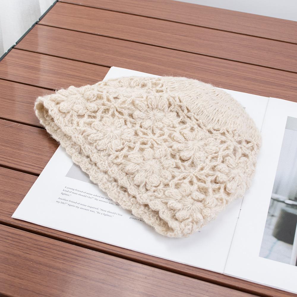 Handmade crocheted headgear women's autumn and winter new warm face small pullover hat atmosphere knitted versatile wool hat