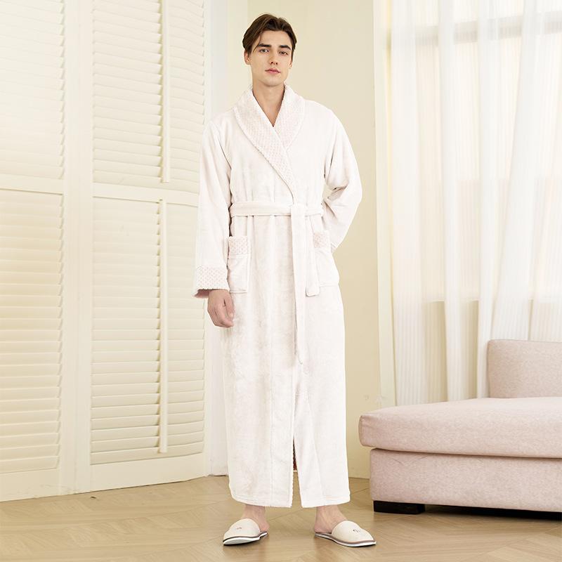 Men's Winter Shawl Collar Plush Fleece Bathrobe Soft Warm Long Sleeve Robe with Pockets Spa Robes for Men Comfortable Fluffy Homewear Sleepwear