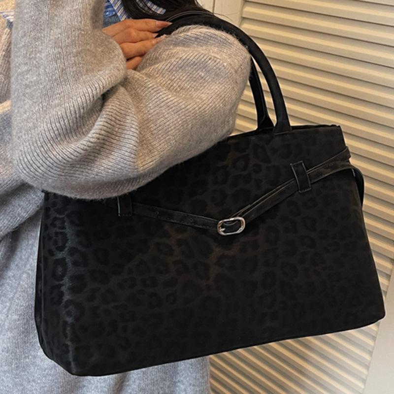 Сумка: Европейская и американская ретро-сумка-тоут из замши большой вместимости для поездок на работу