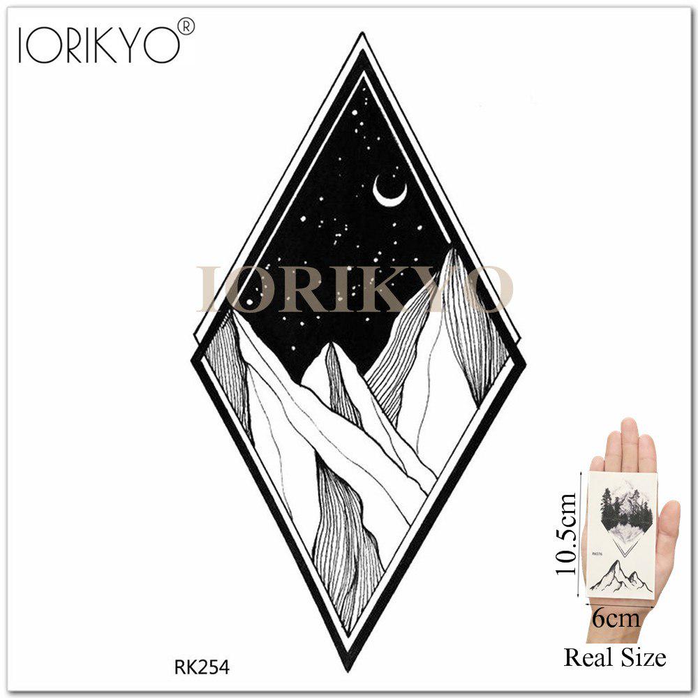 Временная геометрическая татуировка